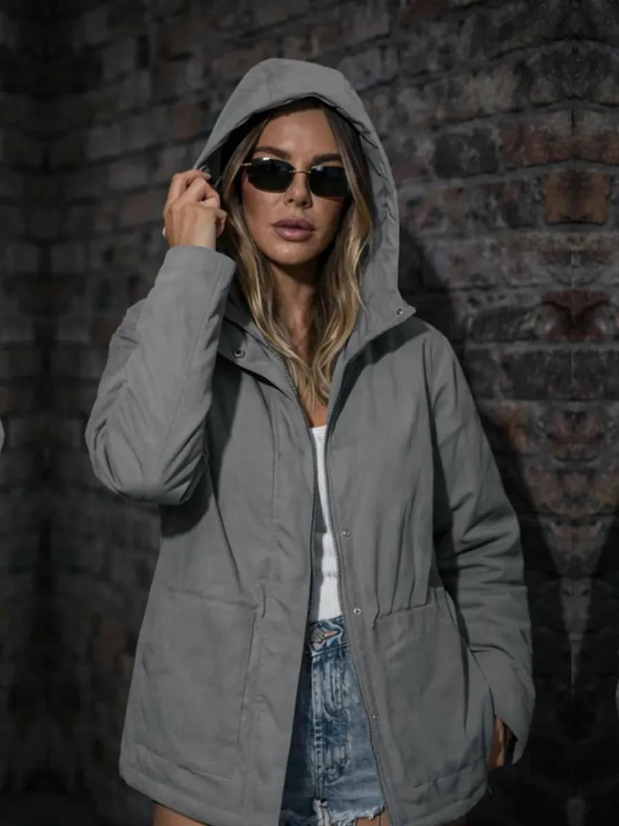 Ветровка демисезонная оверсайз с капюшоном