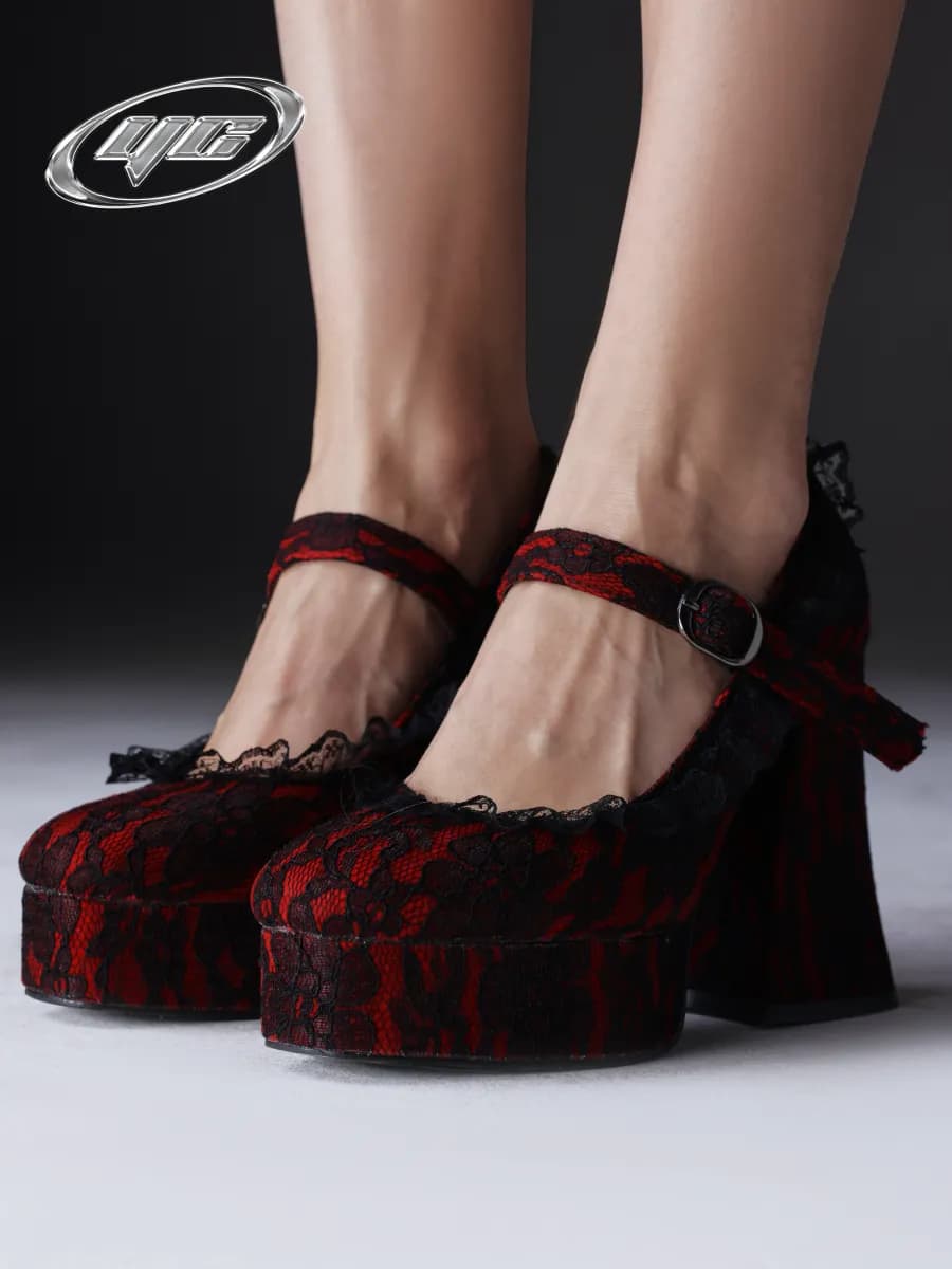 Туфли на толстом каблуке с ремешком кружевные