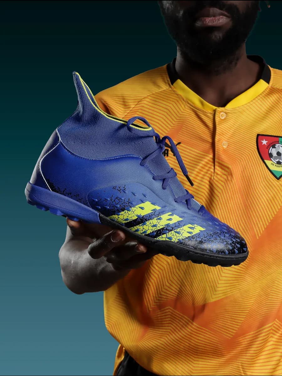 Сороконожки футбольные Predator бутсы