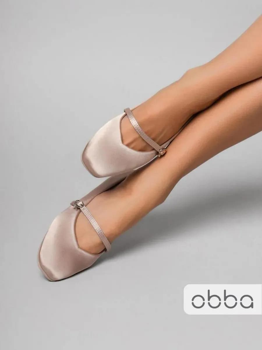 Балетки мери джейн с круглым носом и ремешком атласные - фото 1