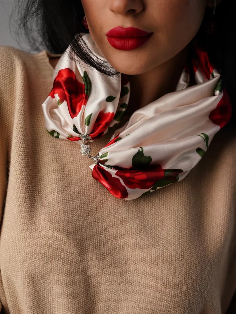 Платок из шелка 68 см