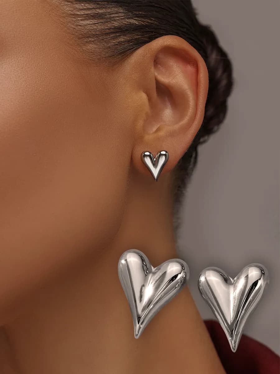 Серьги гвоздики сердечки бижутерия - фото 1