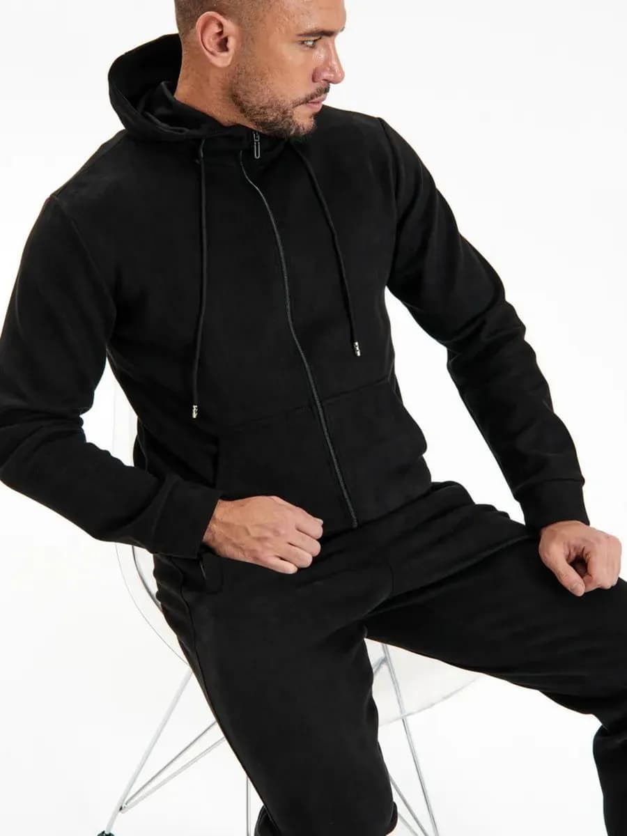 Спортивный костюм на молнии с капюшоном