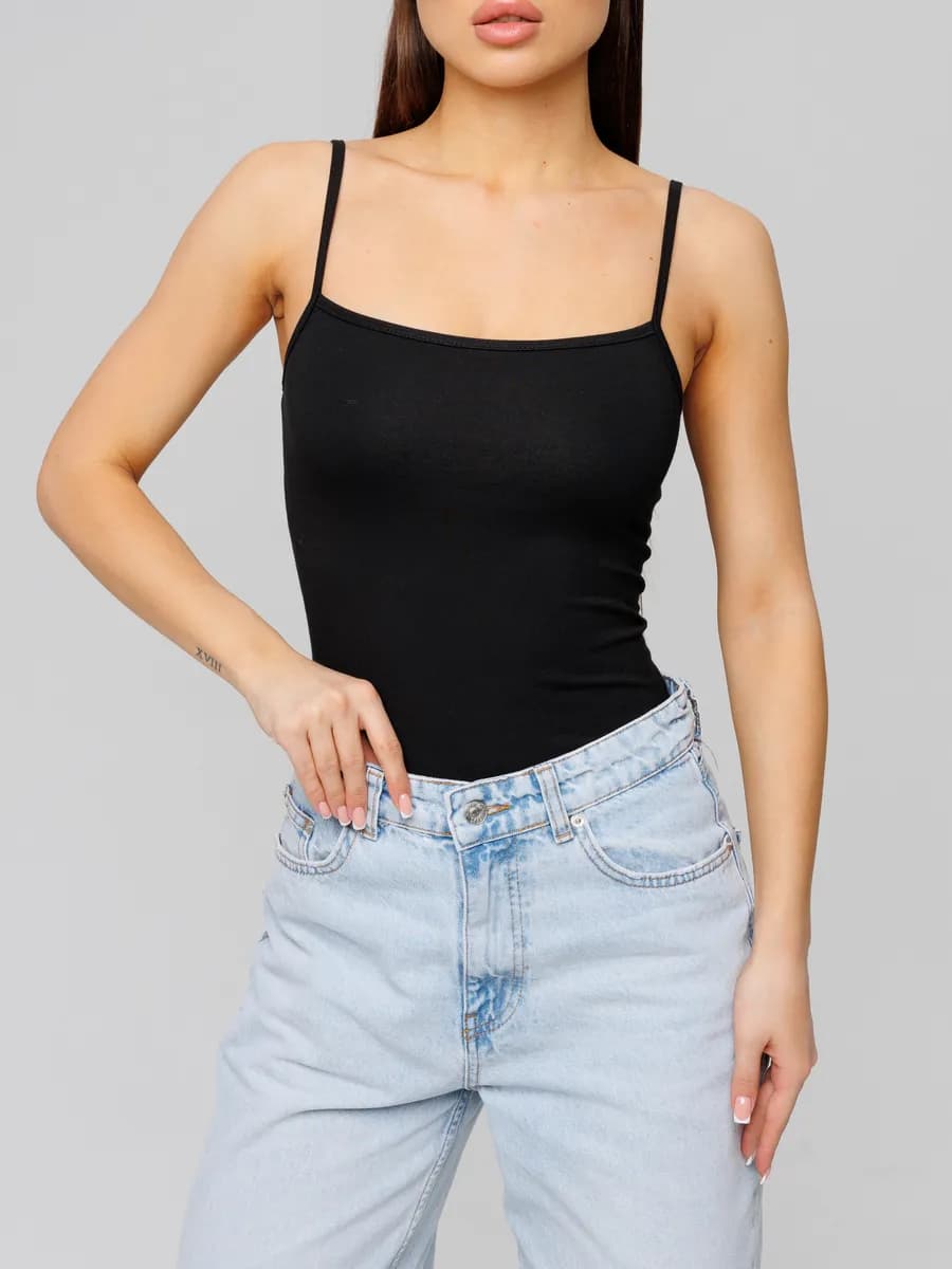 Топ на бретелях удлиненный