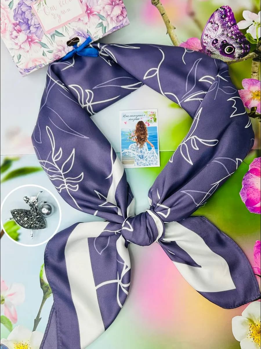 Шелковый платок в коробочке