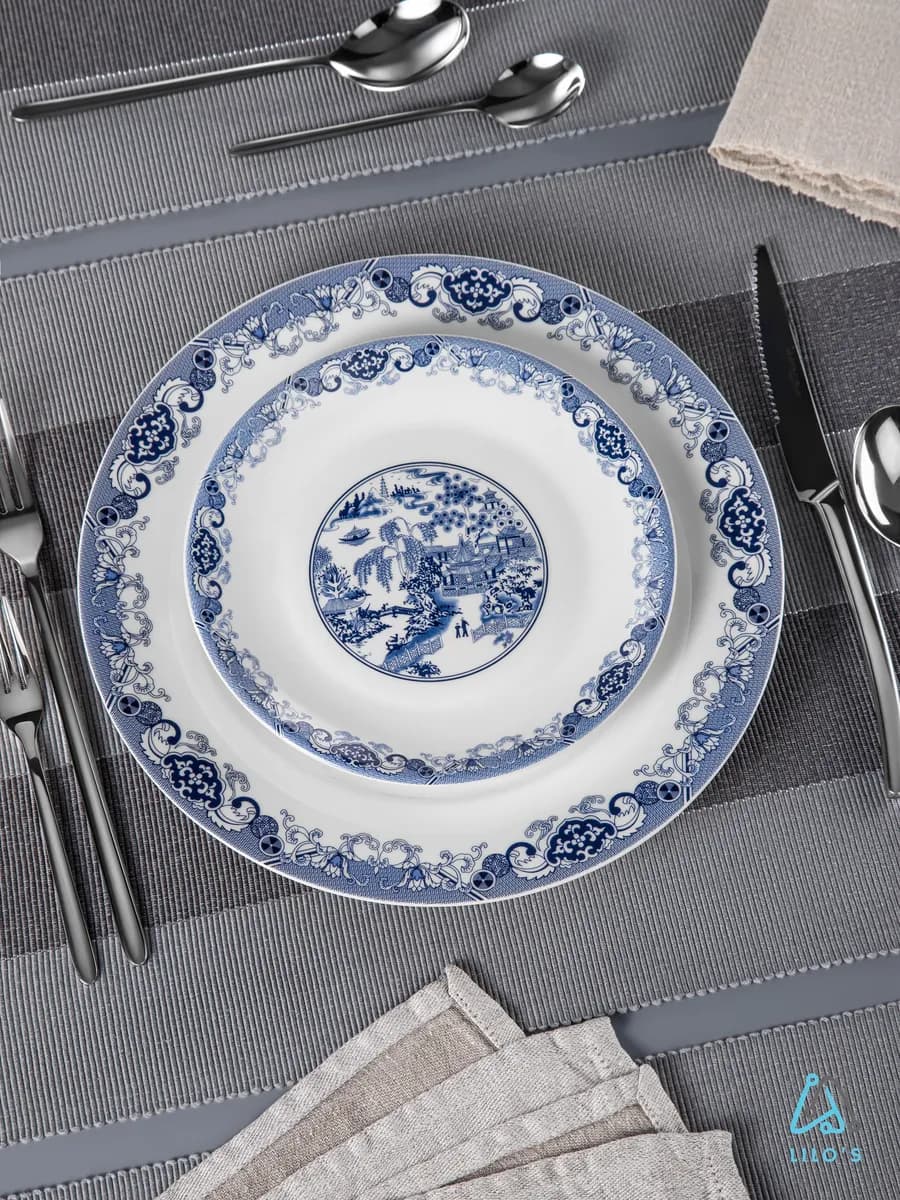 Набор фарфоровых тарелок в подарочной коробке