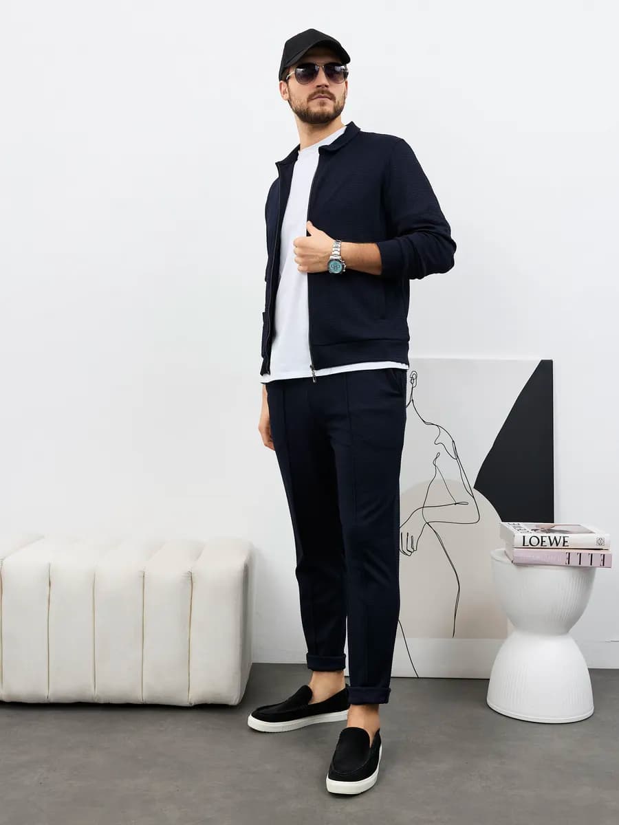 Спортивный костюм на молнии