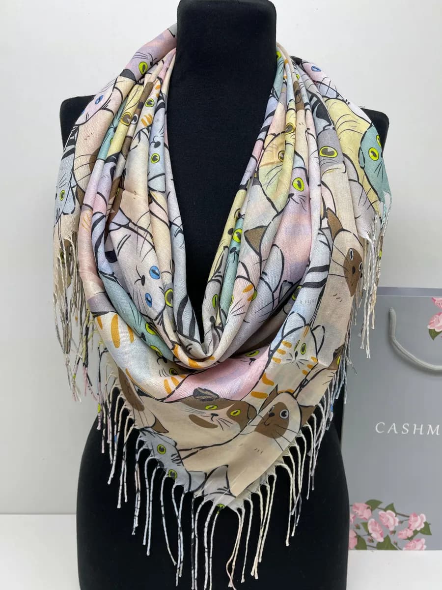 Платок с котами тонкий женский