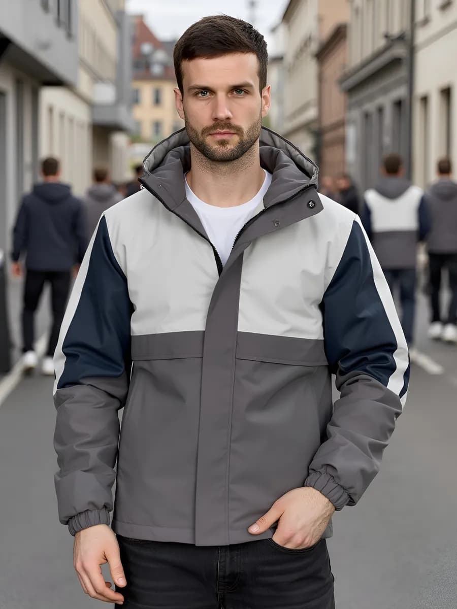 Куртка демисезонная с капюшоном ветровка