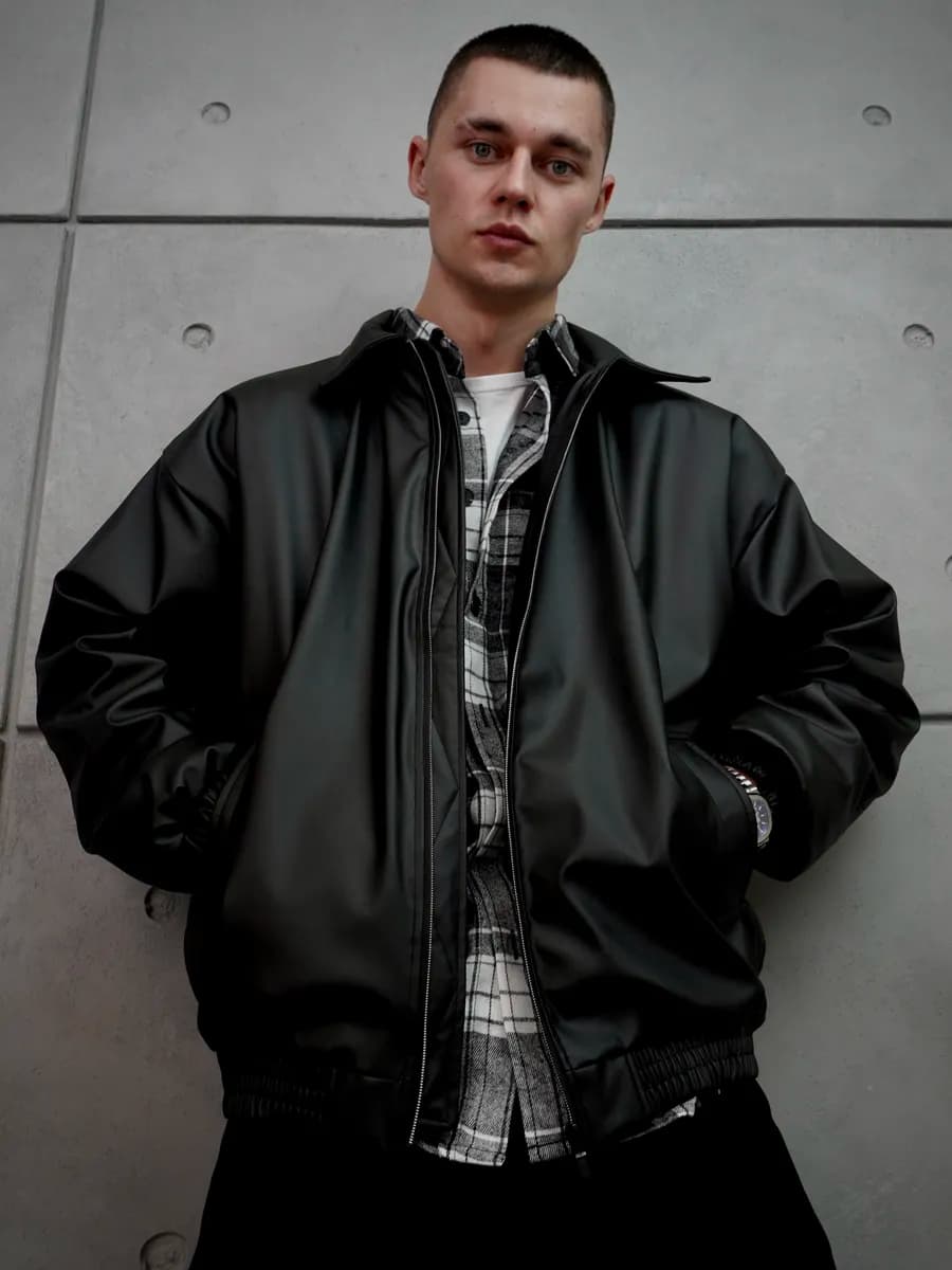 Бомбер мужской оверсайз утепленный экокожа с воротником