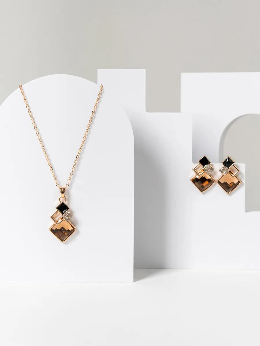 Набор бижутерии серьги и цепочка