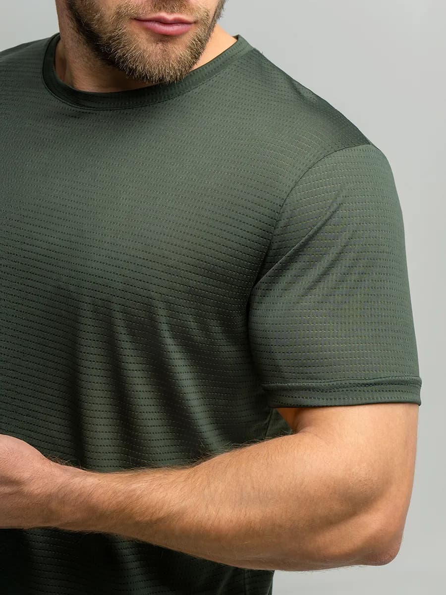 Футболка спортивная с перфорацией однотонная