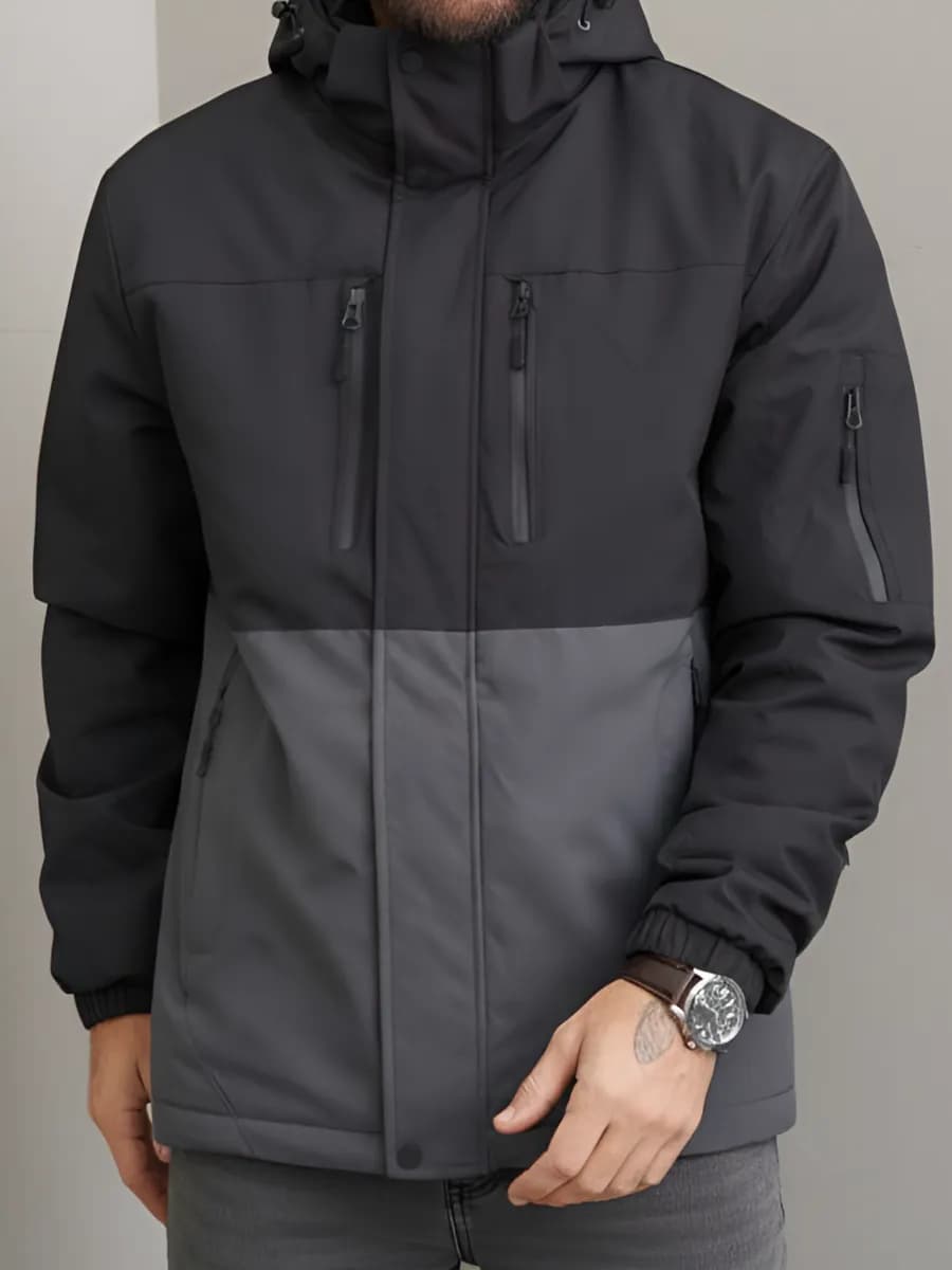 Куртка демисезонная с капюшоном ветровка