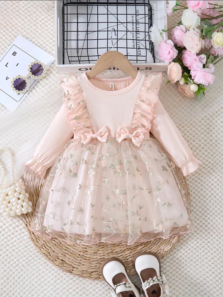 Платье нарядное праздничное на 8 марта