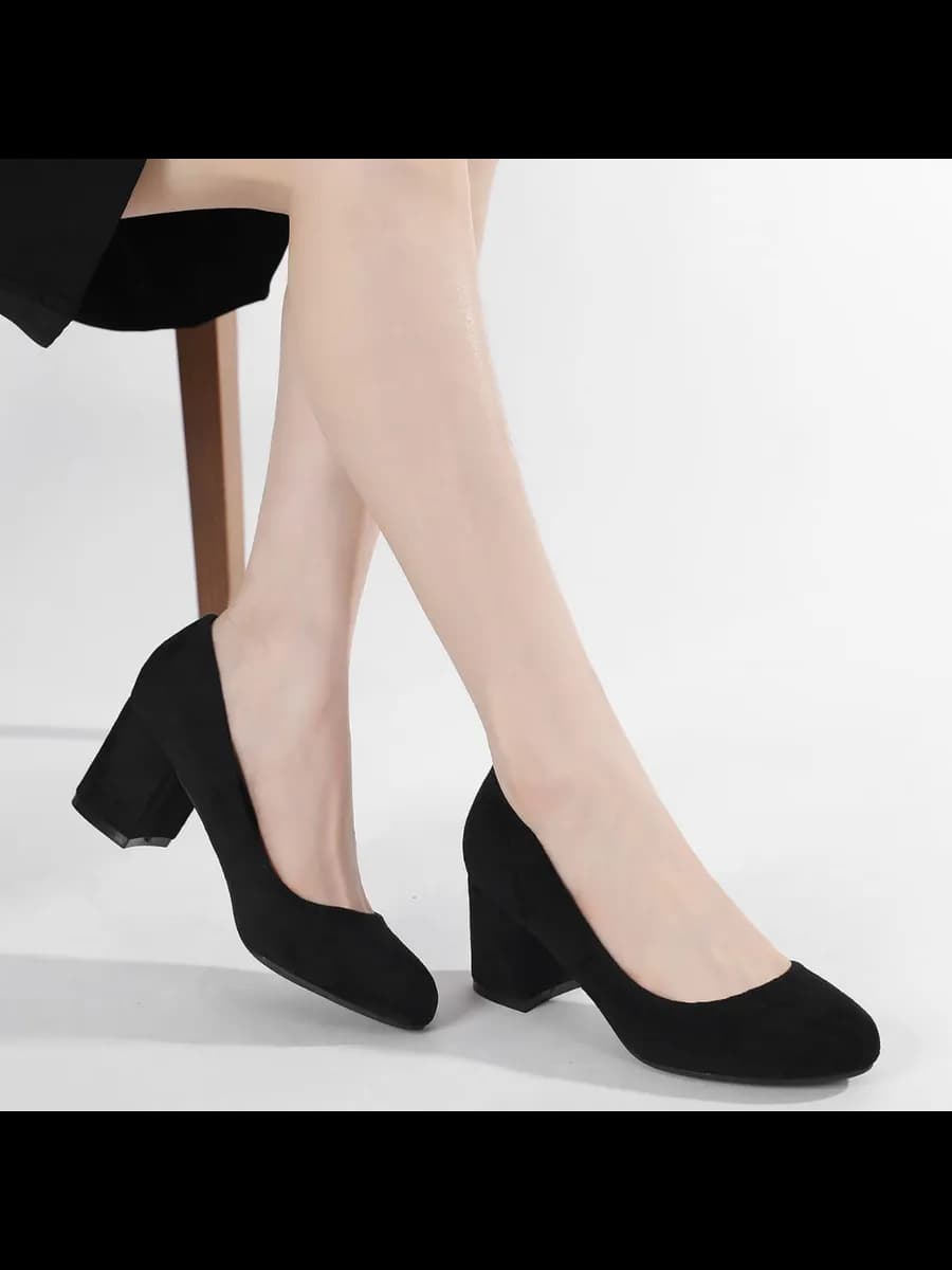 Туфли лодочки на низком каблуке классические