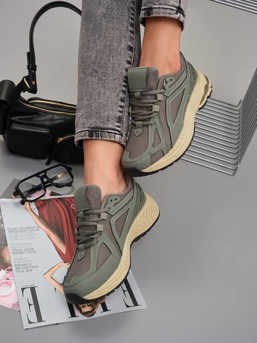 Кроссовки спортивные сетка