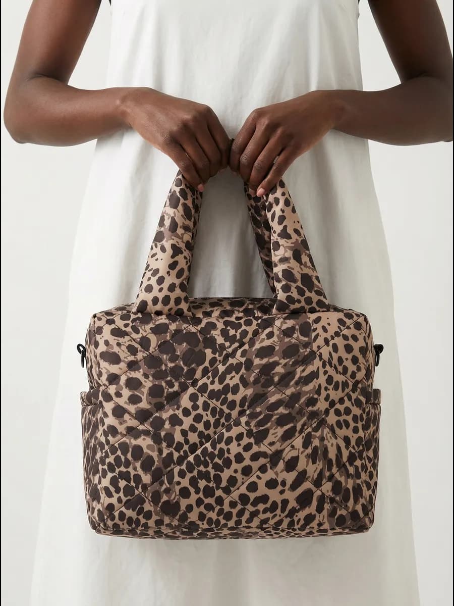 Стеганая болоньевая сумка с короткими ручками