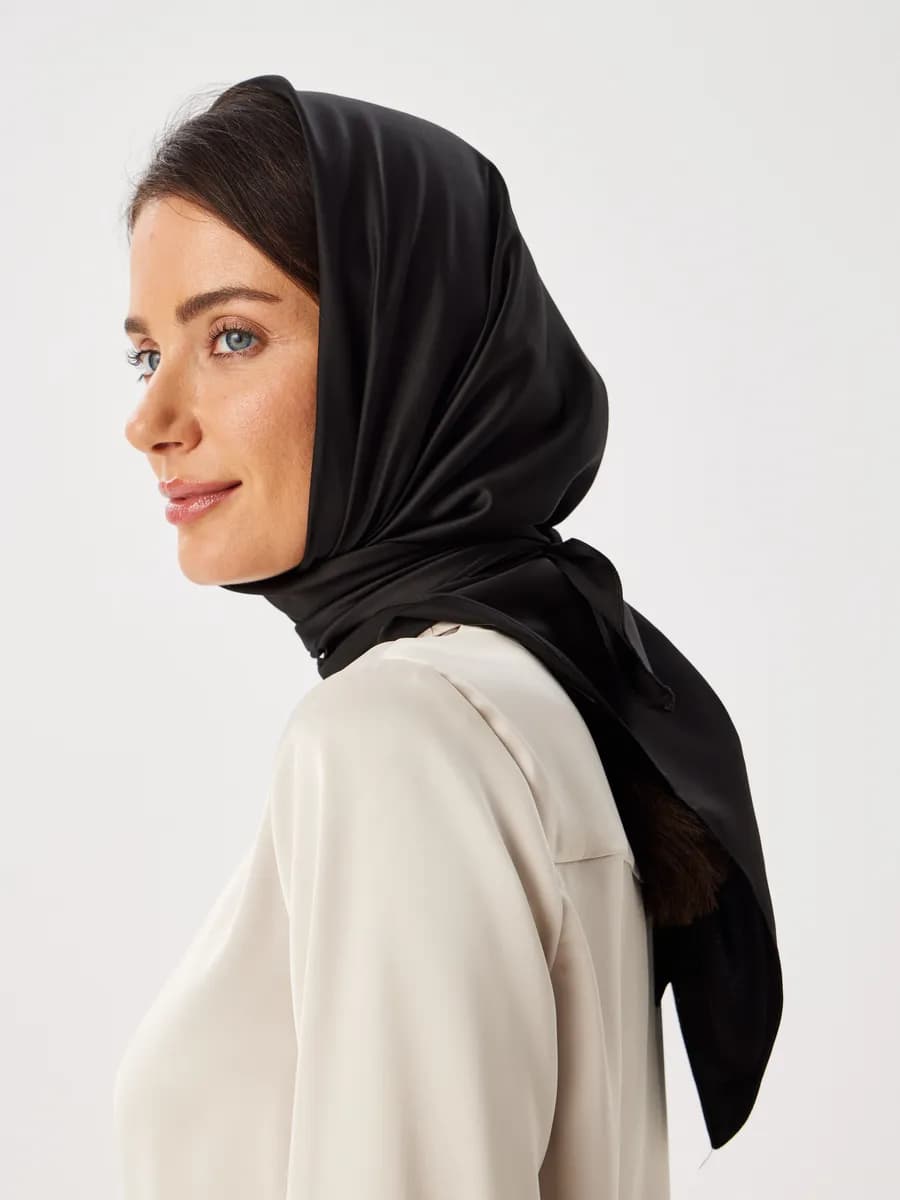 Черный шелковый платок на голову и шею - фото 1