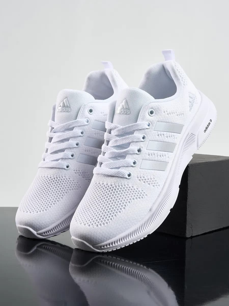 кроссовки спортивные - фото 1