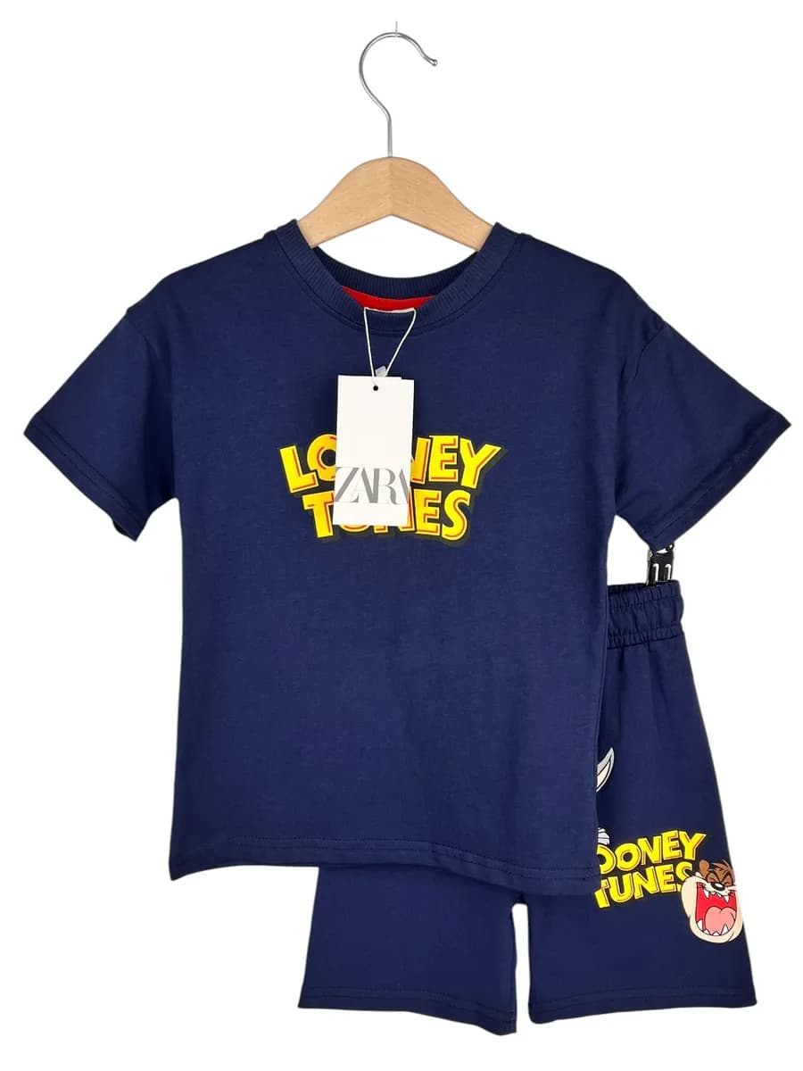 Костюм летний с футболкой и шортами