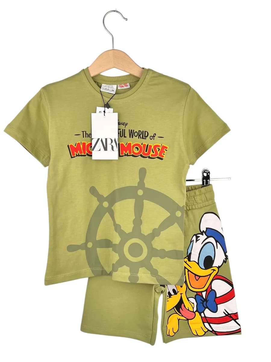 Костюм летний с футболкой и шортами