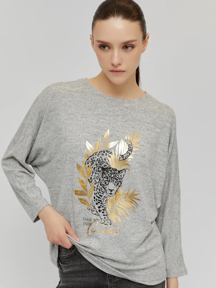 Женский джемпер из вязаного трикотажа - фото 1