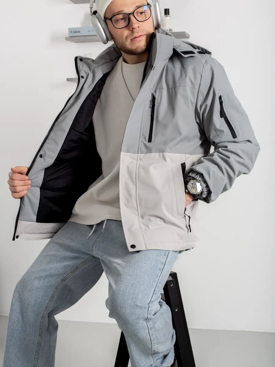 Куртка ветровка с капюшоном