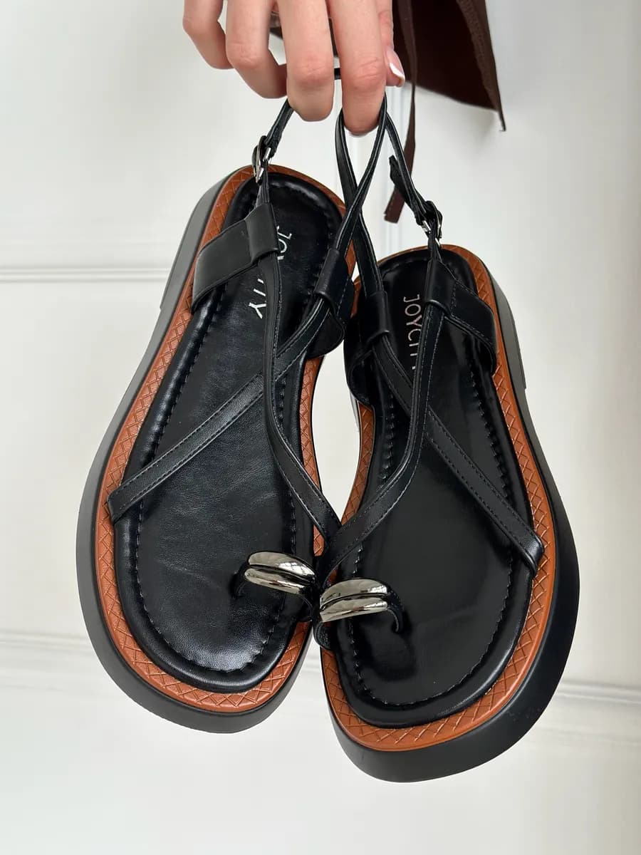 Сандалии босоножки с ремешком