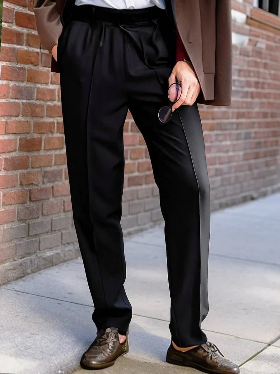 Брюки зауженные на резинке со стрелками