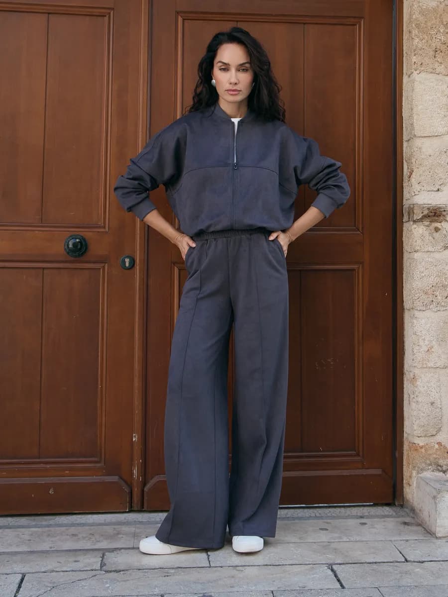 Костюм спортивный замшевый двойка