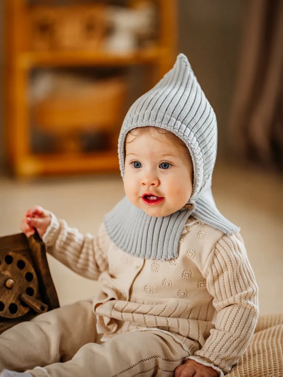 Шапка шлем с манишкой - фото 1