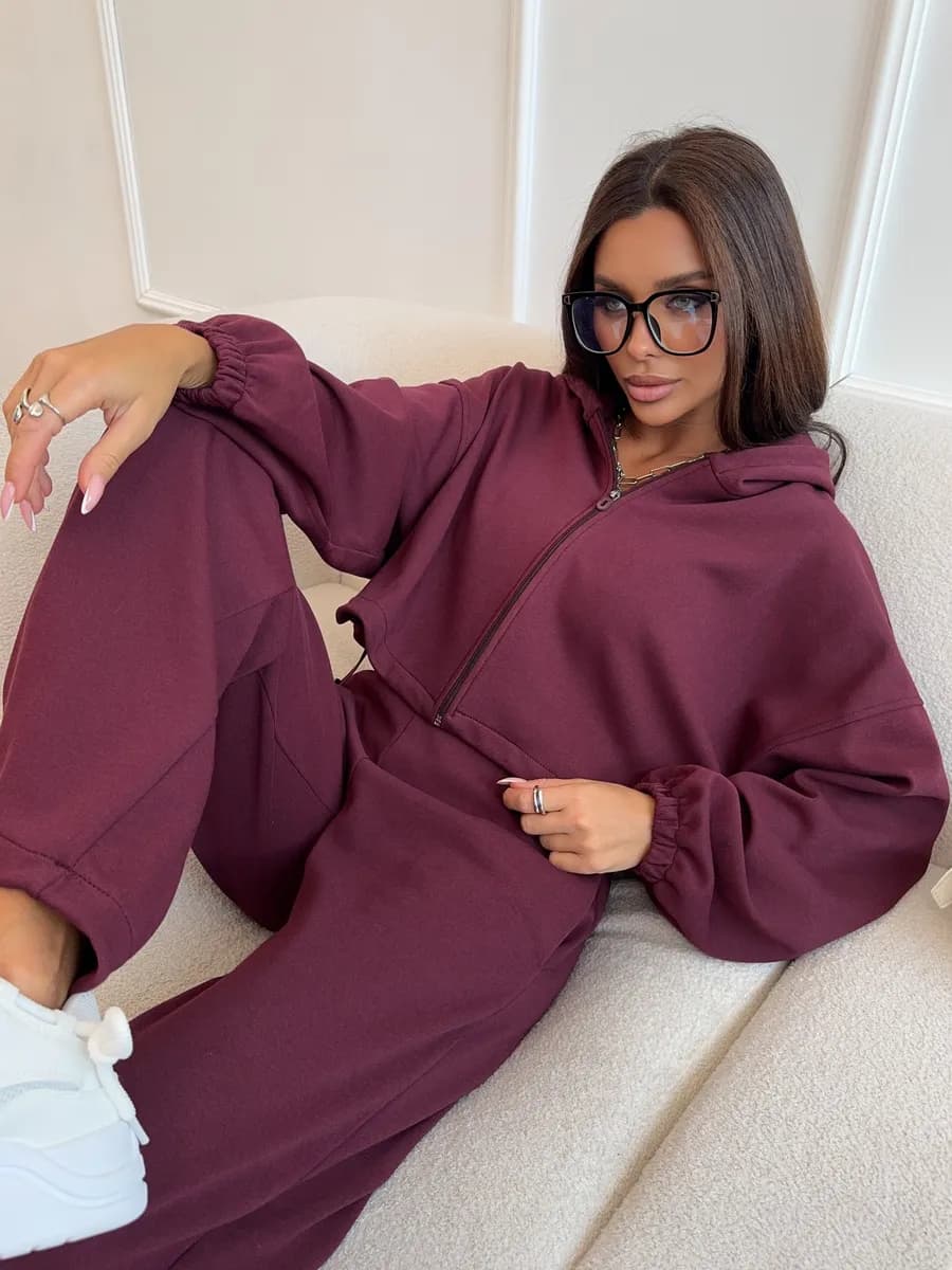 Спортивный костюм на молнии