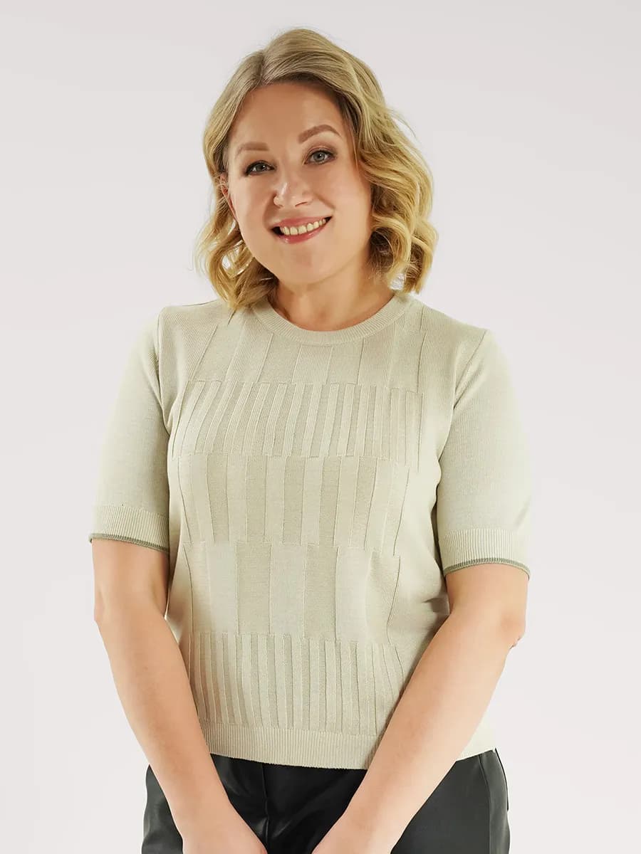 Джемпер вязаный в офис с коротким рукавом