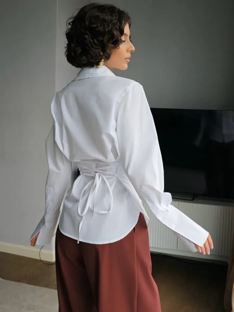 Рубашка офисная приталенная с завязками