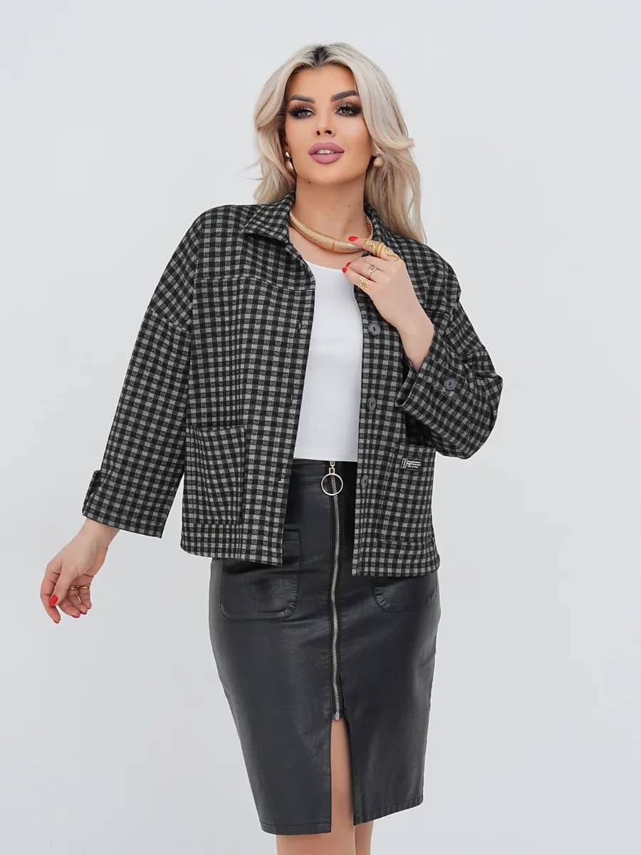 Укороченный пиджак нарядный также для офиса