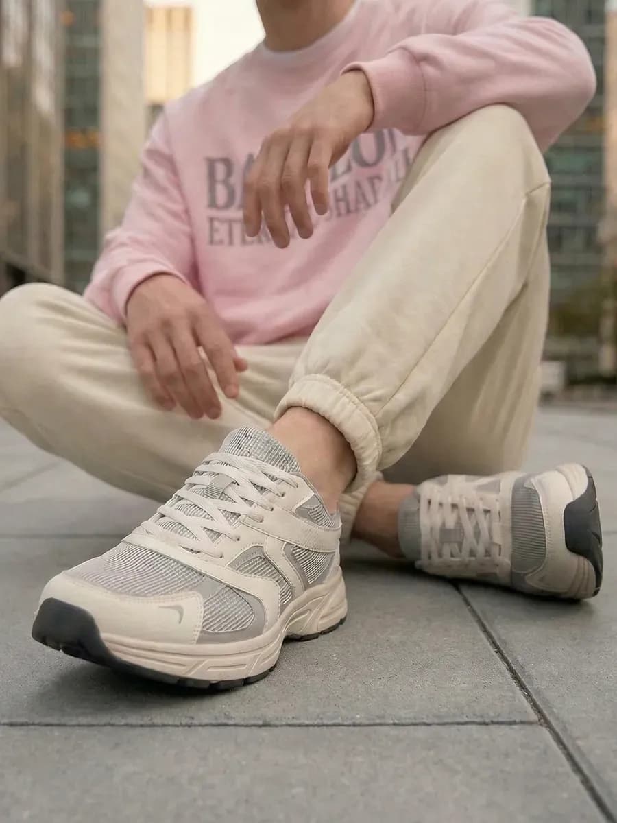 Спортивные кроссовки с сеткой - фото 1