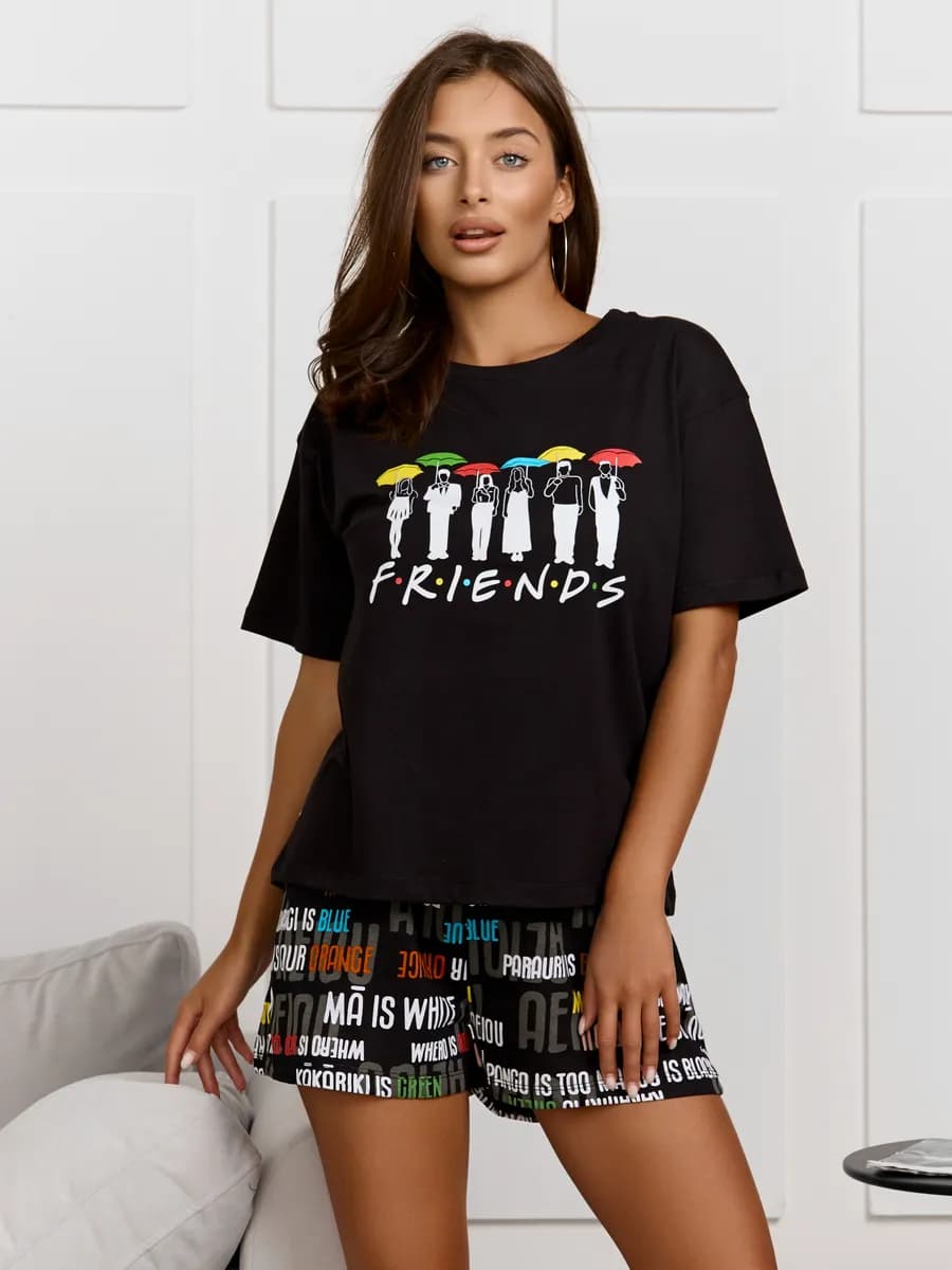 Пижама с шортами и футболкой домашний костюм