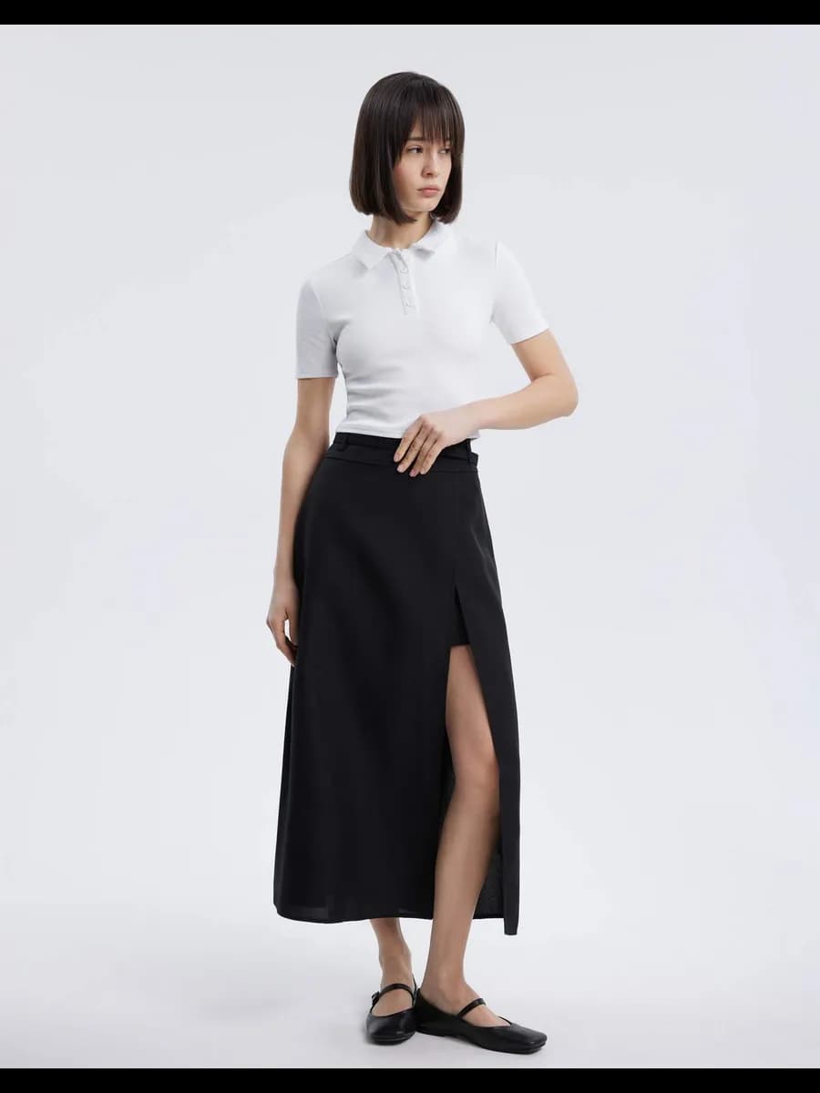 Чёрная макси-юбка с разрезом и ремнём