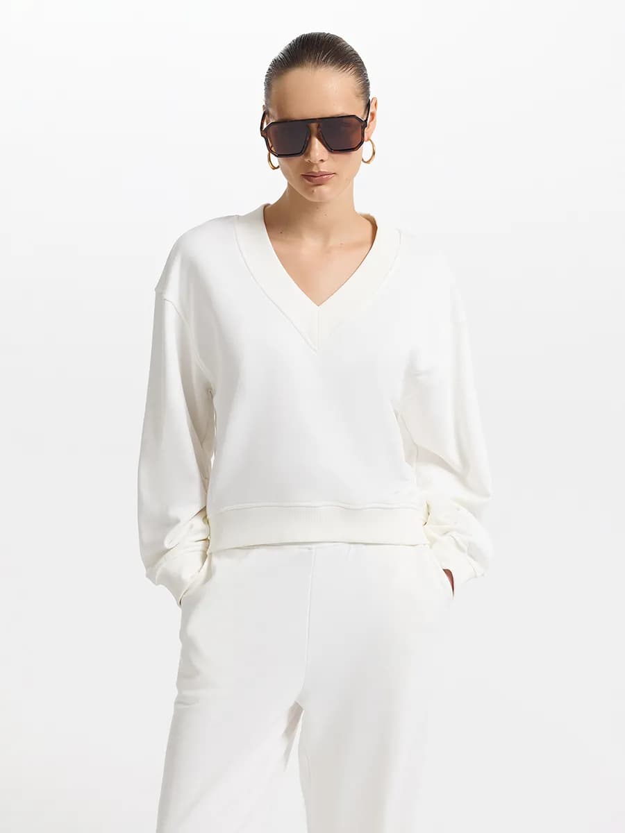 Свитшот из хлопка с V-вырезом