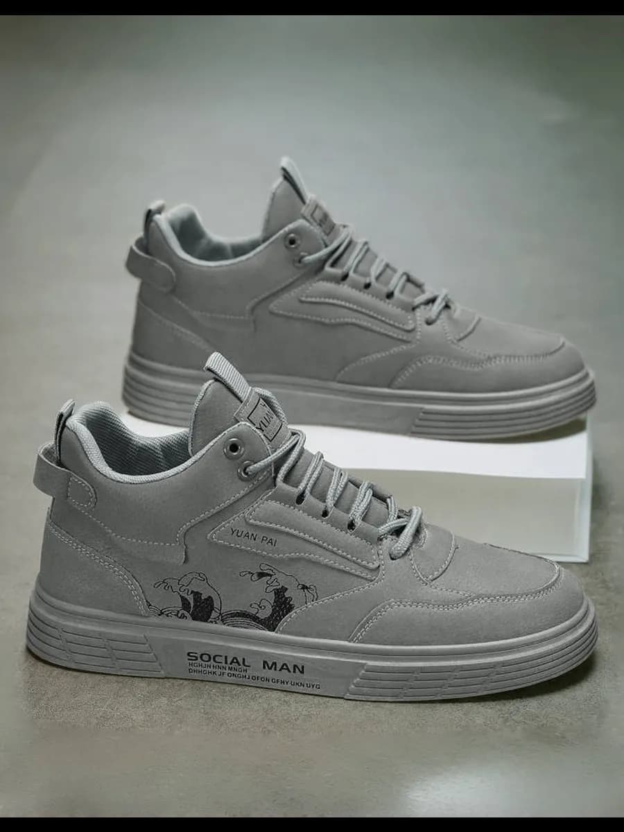 Спортивные кроссовки - фото 1