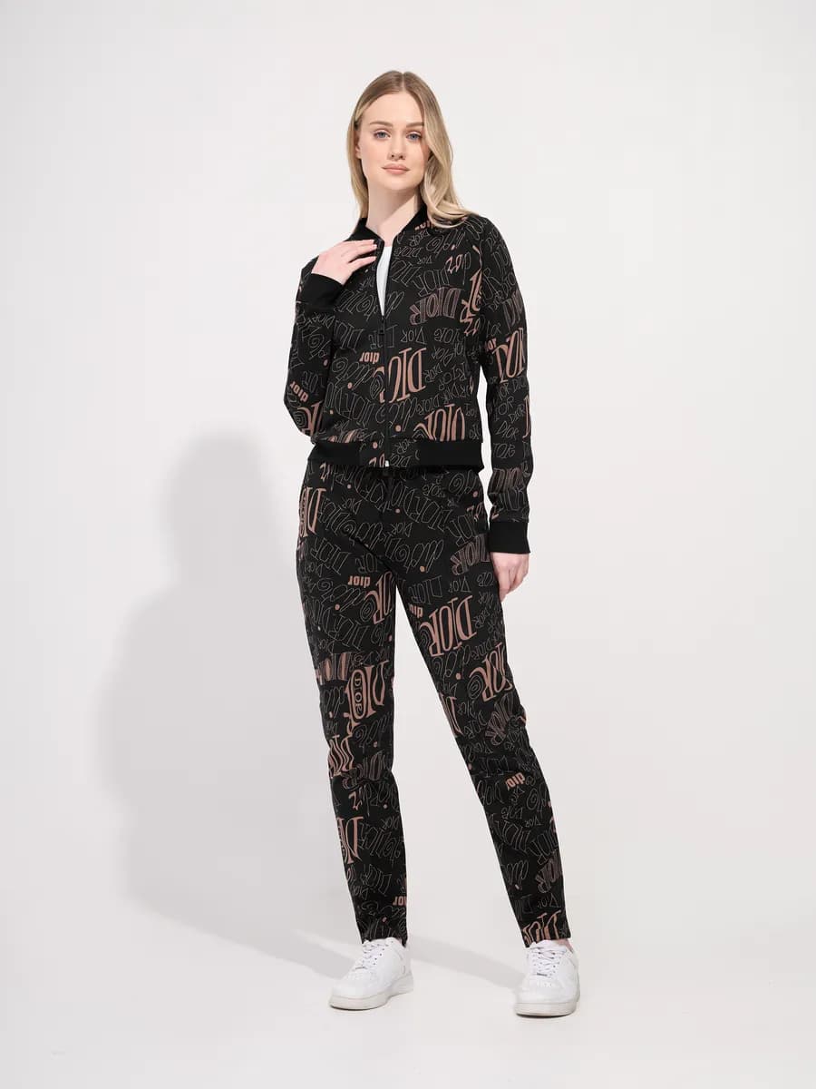 Костюм спортивный