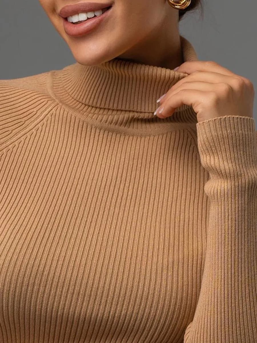 Водолазка в рубчик вязаная базовая офисная