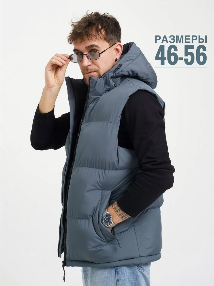 Жилетка весна-осень утепленная с капюшоном безрукавка