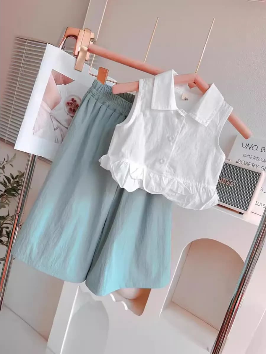 Костюм с широкими штанами