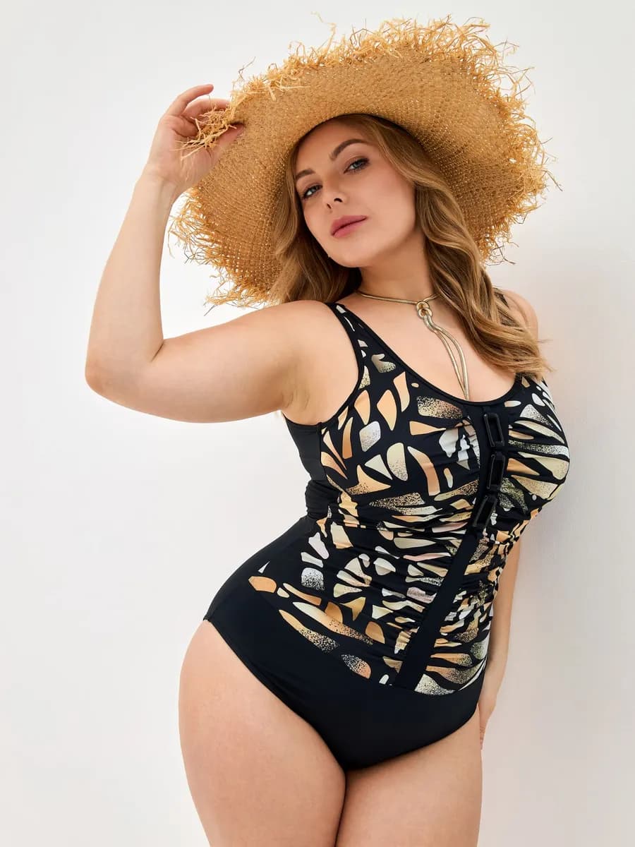 Купальник слитный утягивающий больших размеров - фото 1