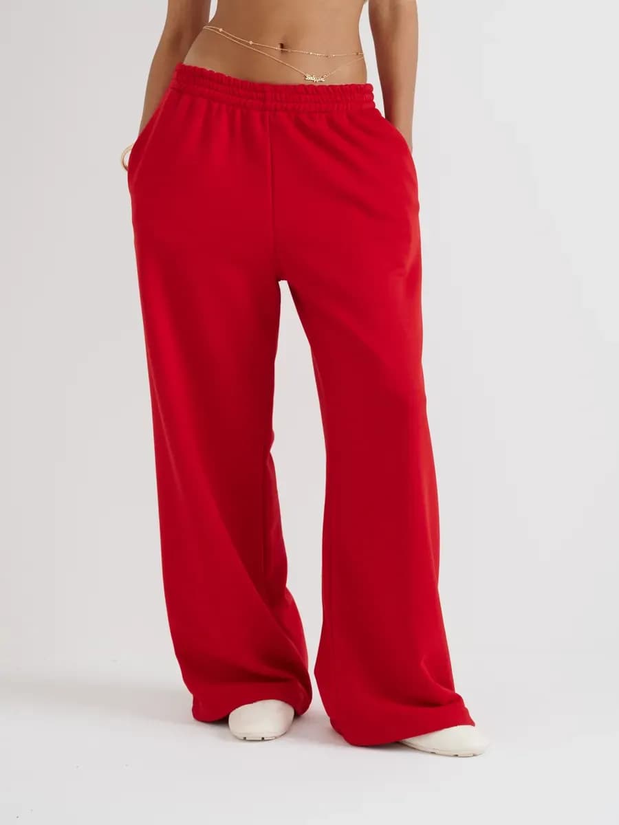 Широкие джоггеры без начеса с утяжкой красного цвета