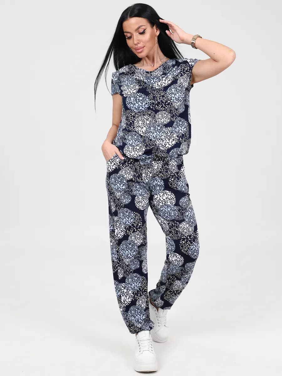 Летний костюм масло брюки и футболка