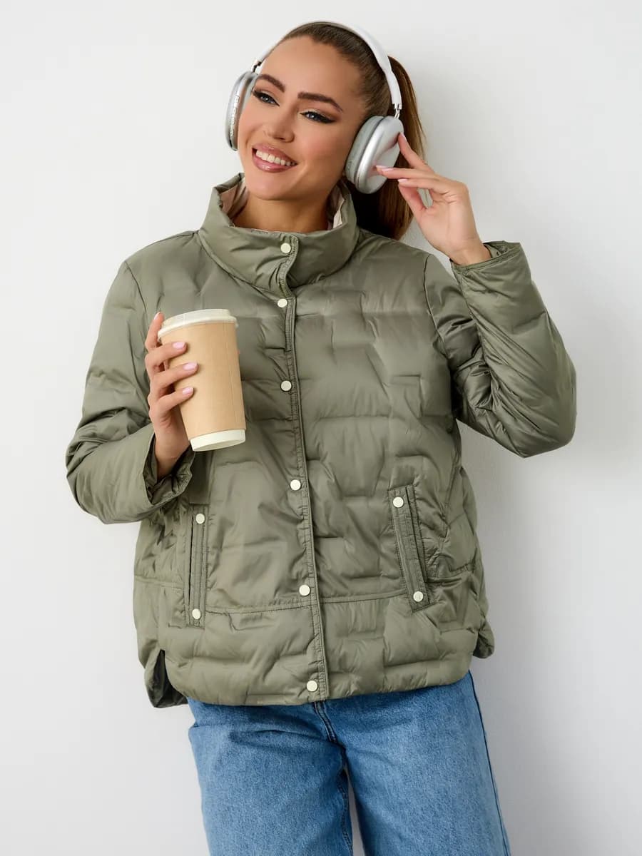 Стеганая куртка демисезонная короткая