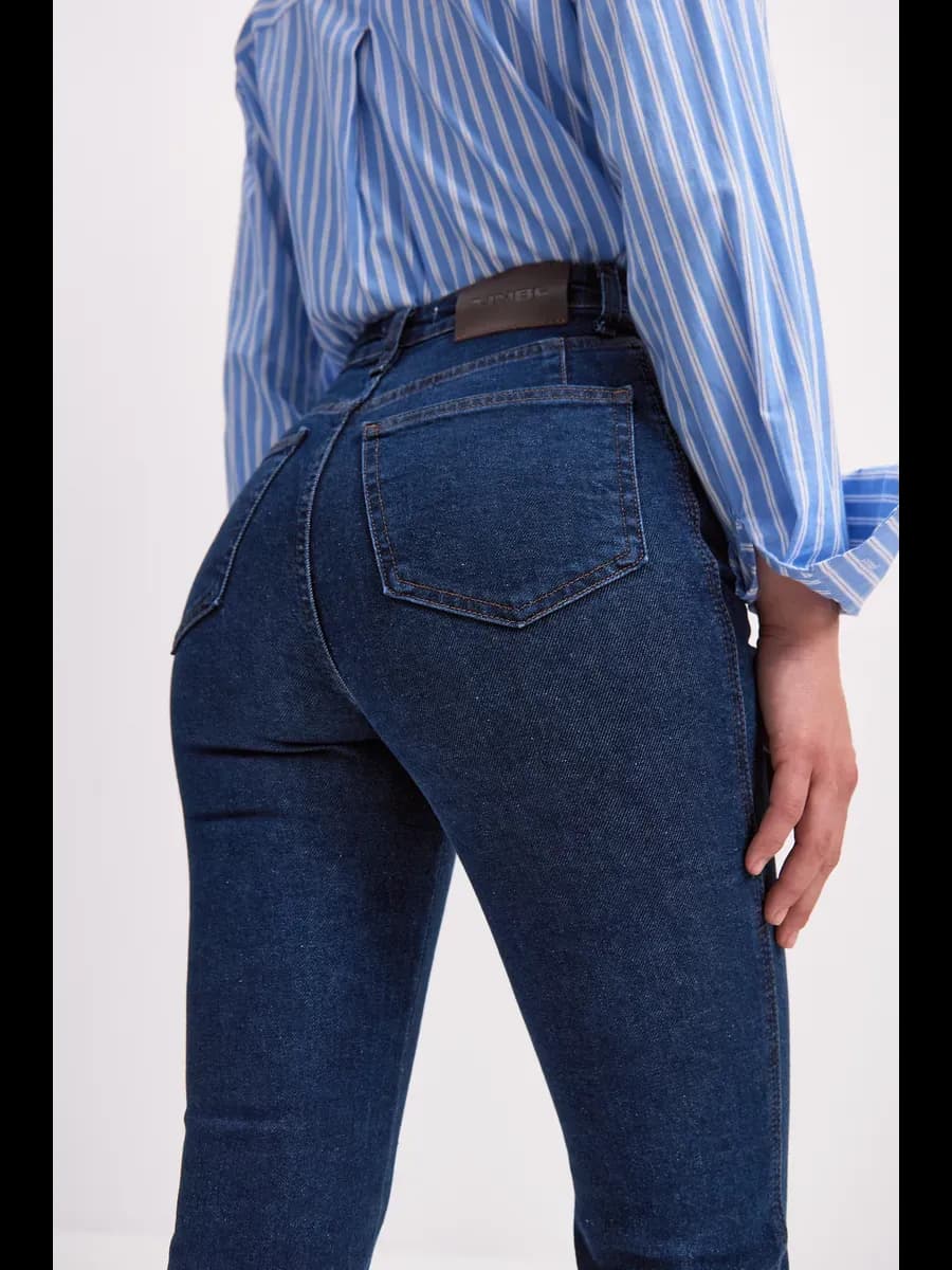 Джинсы клеш с высокой посадкой