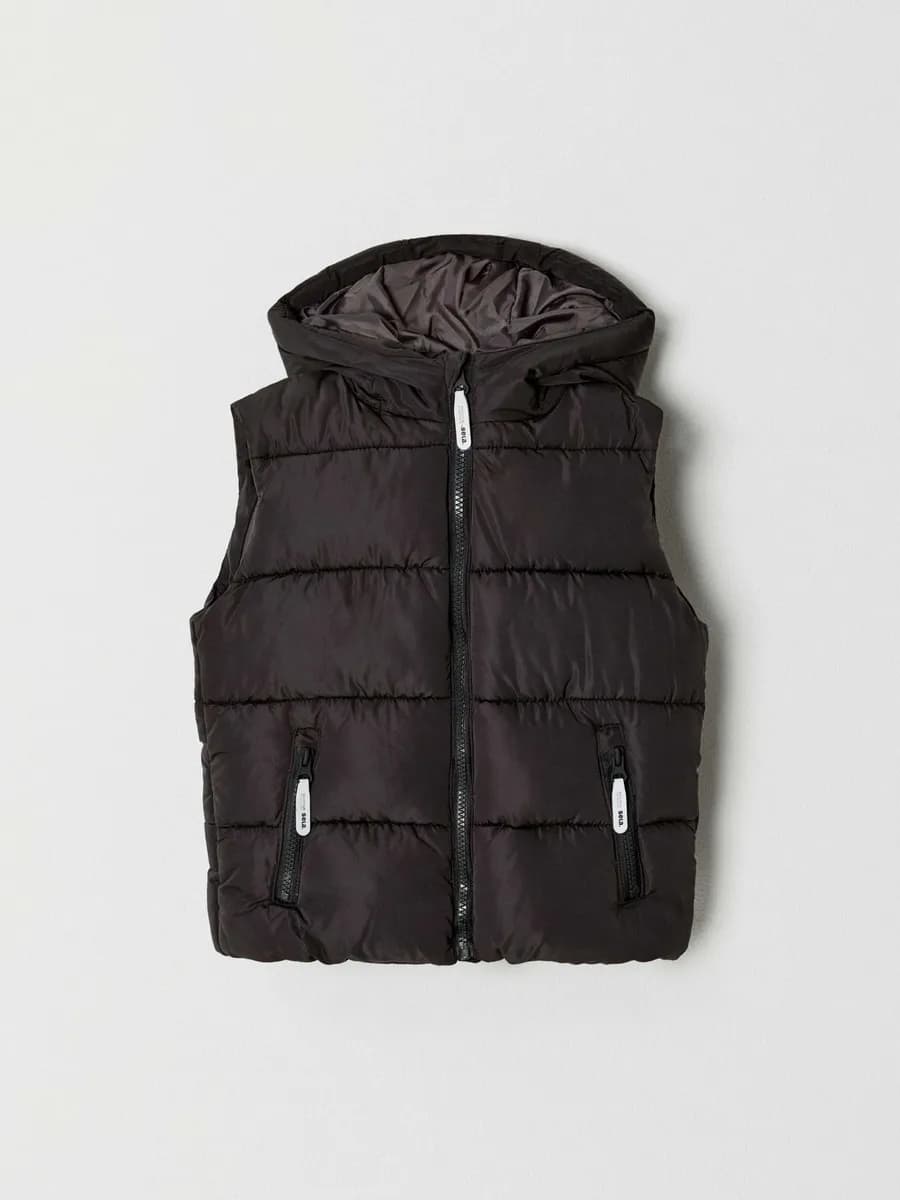 Жилет с капюшоном базовый дутый демисезонный